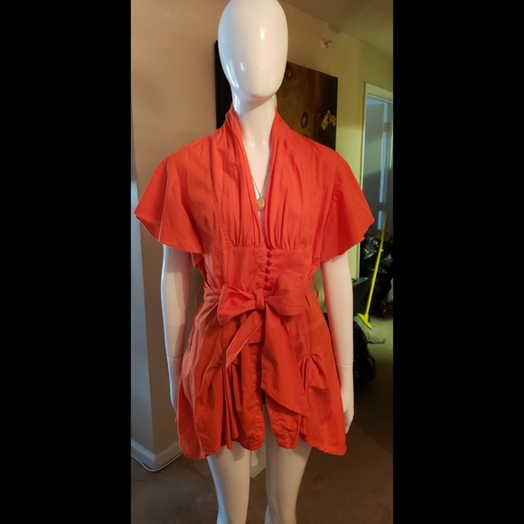 Beautiful button down top - Picture 1 of 12